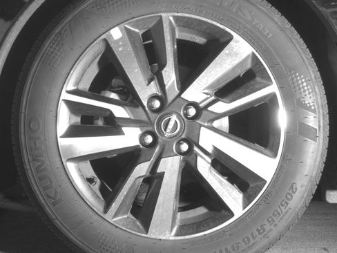 Used 2025 Nissan Versa SV image 12