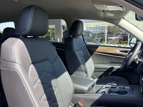 New 2026 Volkswagen Atlas SE image 21