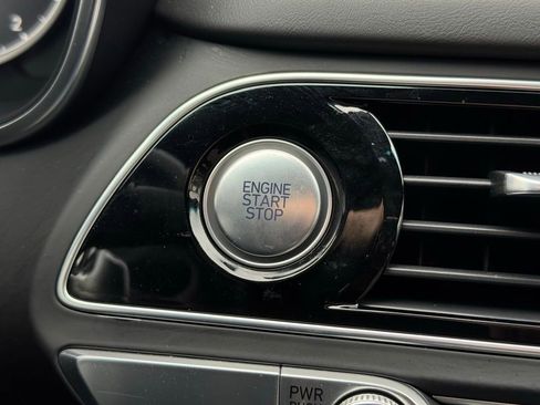 Used 2023 Genesis G70 2.0T image 33