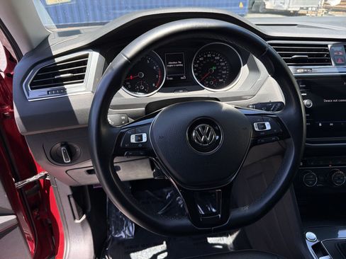 Used 2019 Volkswagen Tiguan SE FWD image 24