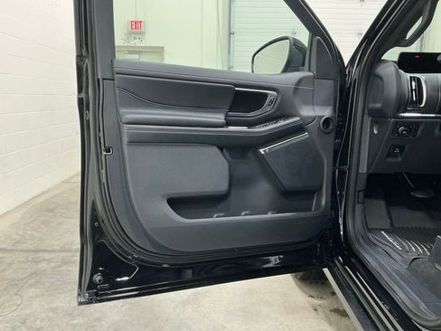 New 2026 Ford Expedition Platinum w/ Stealth Performance Package image 17