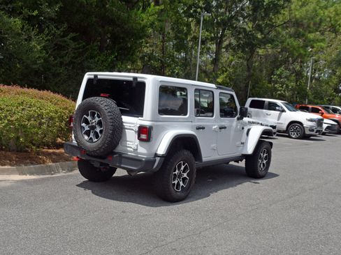 Used 2023 Jeep Wrangler Unlimited Rubicon w/ Cold Weather Group AWD/4WD image 4