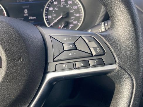 Used 2025 Nissan Sentra SV FWD image 17