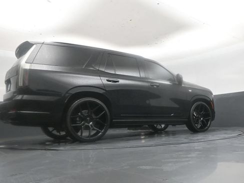 Used 2025 Cadillac Escalade Sport w/ Touring Package AWD/4WD image 43