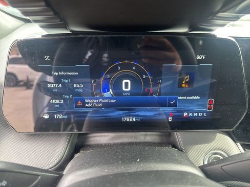 Used 2026 Chevrolet Equinox LT image 9