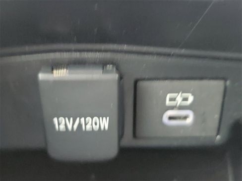 Used 2024 Toyota Corolla Cross L image 26