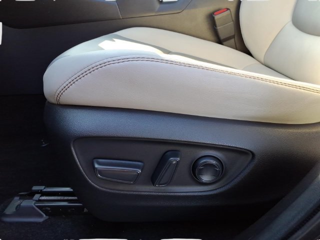 Certified 2022 Toyota RAV4 XLE Premium AWD/4WD image 5