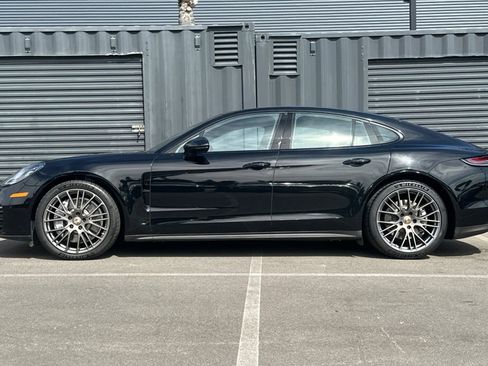 Certified 2021 Porsche Panamera image 2