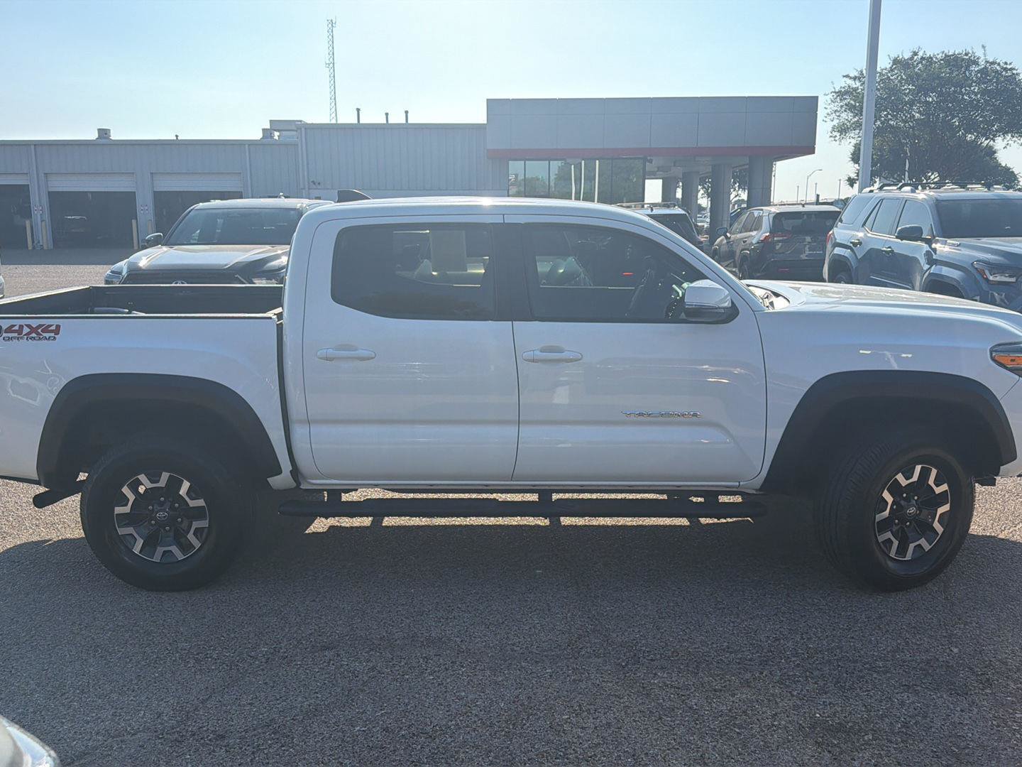 Certified 2021 Toyota Tacoma TRD Off-Road w/ Technology Package AWD/4WD image 2