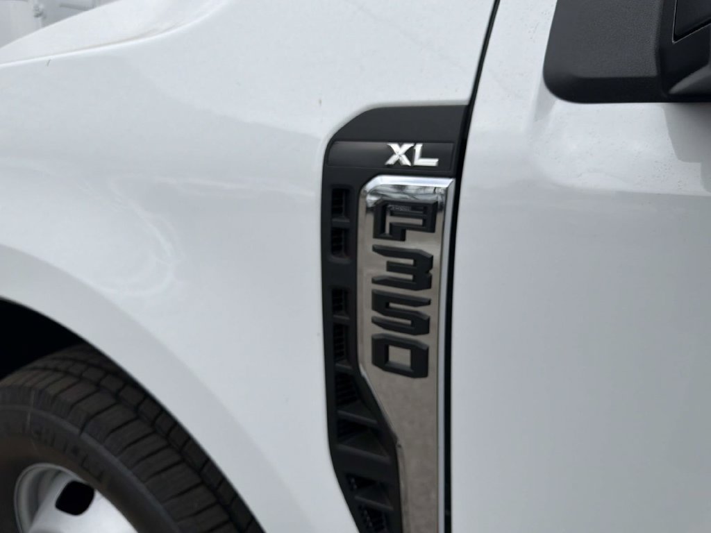New 2026 Ford F350 XL w/ XL Chrome Package RWD image 8