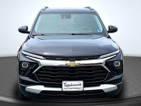 Used 2025 Chevrolet TrailBlazer LT AWD/4WD image 2
