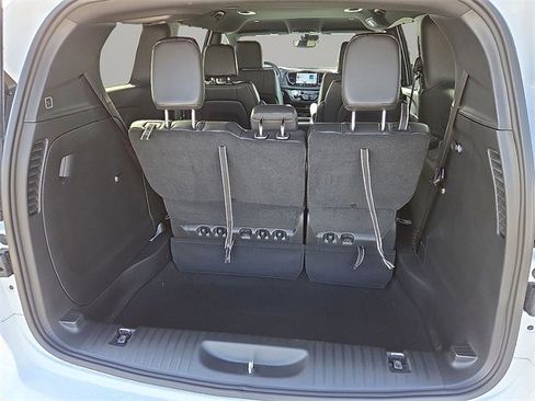 New 2026 Chrysler Pacifica Select image 8