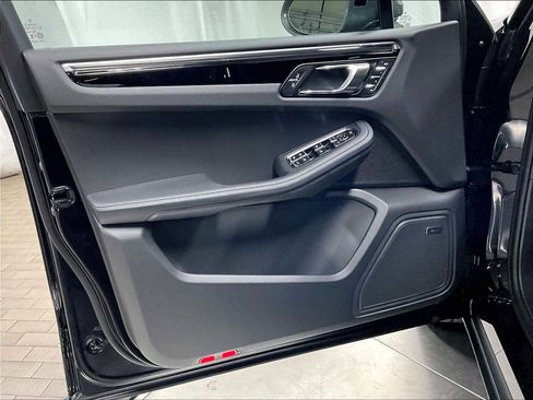 New 2026 Porsche Macan Turbo image 22