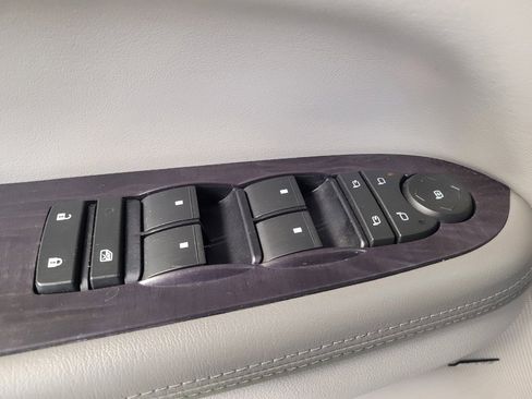 Used 2017 Buick Enclave Premium w/ Experience Buick Package FWD image 27