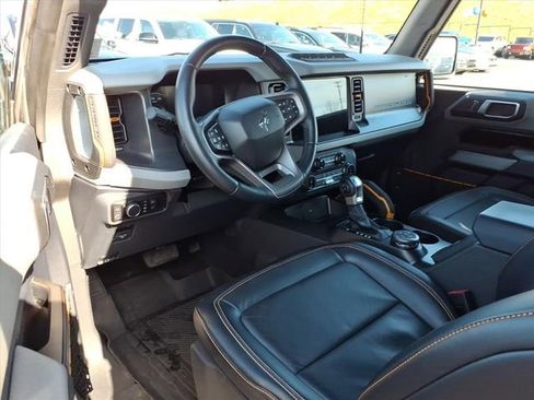 Used 2022 Ford Bronco Badlands image 14