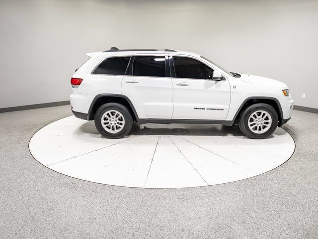 Used 2020 Jeep Grand Cherokee Laredo AWD/4WD image 28