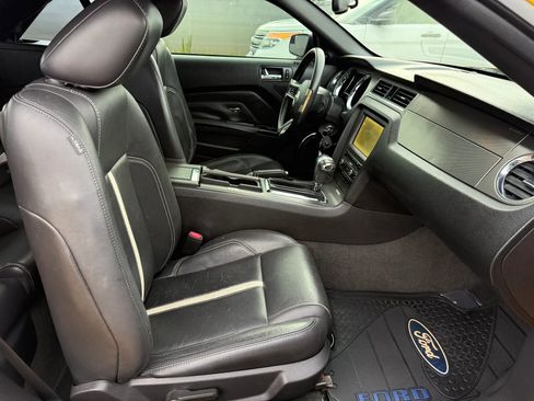 Used 2012 Ford Mustang GT Premium w/ Electronics Pkg RWD image 18