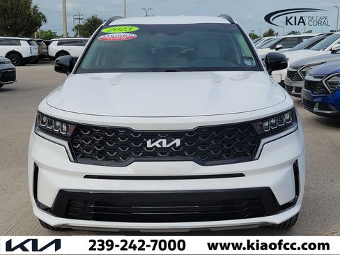 Certified 2023 Kia Sorento S FWD image 2