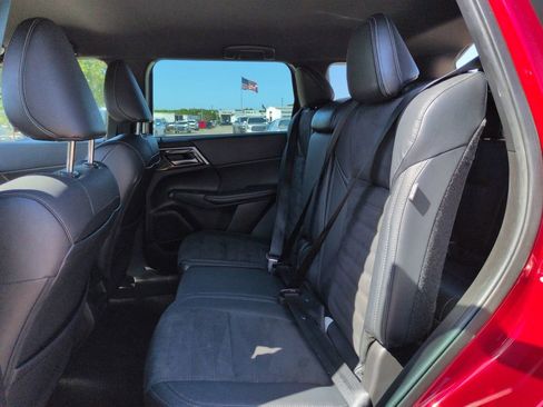 Used 2023 Mitsubishi Outlander SE Black Edition image 26