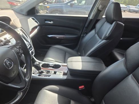 Used 2016 Acura TLX FWD image 9