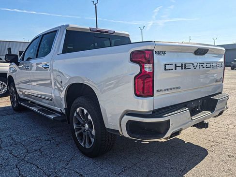 Used 2022 Chevrolet Silverado 1500 High Country w/ Technology Package AWD/4WD image 4