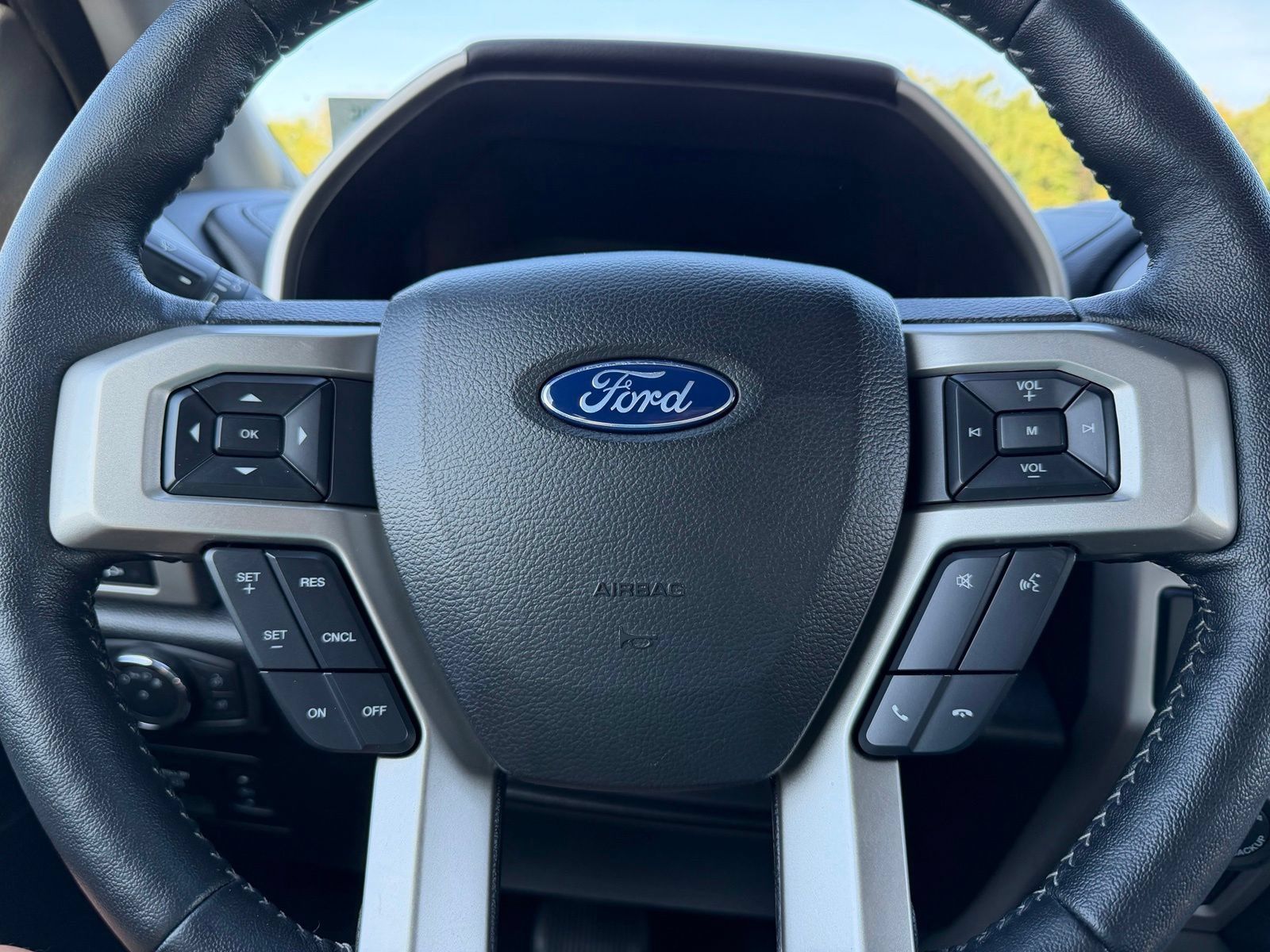 Used 2020 Ford F150 Lariat w/ Equipment Group 502A Luxury AWD/4WD image 18