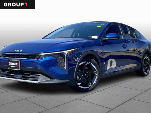 Used 2025 Kia K4 EX image 1