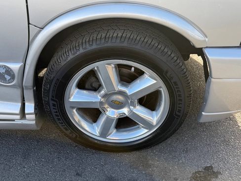 Used 2013 GMC Savana 1500 RWD image 98