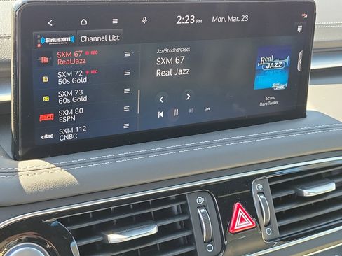 Used 2023 Genesis G70 2.0T image 24