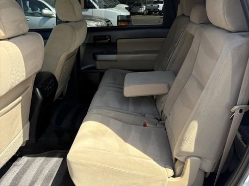 Used 2015 Toyota Sequoia SR5 AWD/4WD image 25