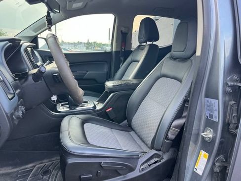 Used 2022 Chevrolet Colorado Z71 AWD/4WD image 11