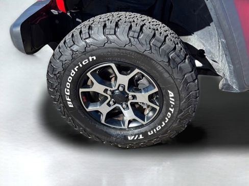 Used 2020 Jeep Wrangler Unlimited Rubicon w/ Cold Weather Group AWD/4WD image 21