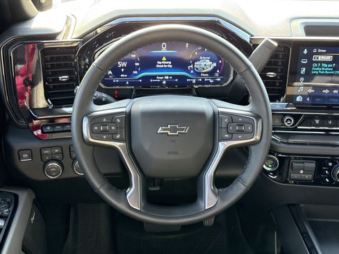 Used 2025 Chevrolet Silverado 2500 ZR2 w/ Technology Package image 41