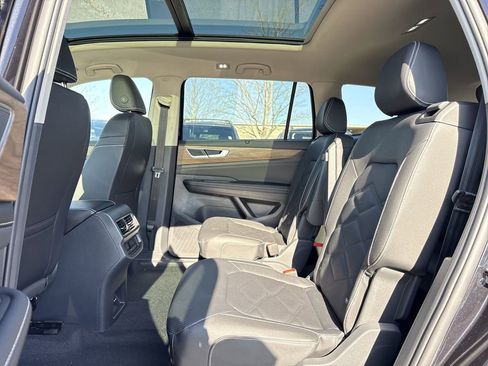New 2026 Volkswagen Atlas SE image 14