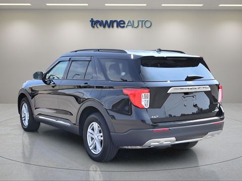 Used 2023 Ford Explorer XLT w/ Equipment Group 202A AWD/4WD image 3