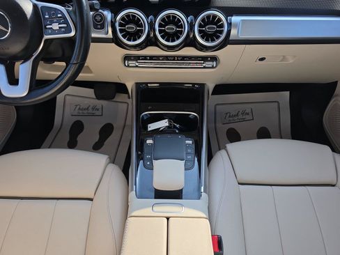 Used 2022 Mercedes-Benz GLB 250 image 11