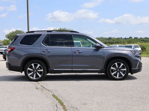 Used 2024 Honda Pilot Elite image 7