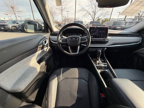 Certified 2022 Jeep Compass Latitude image 19