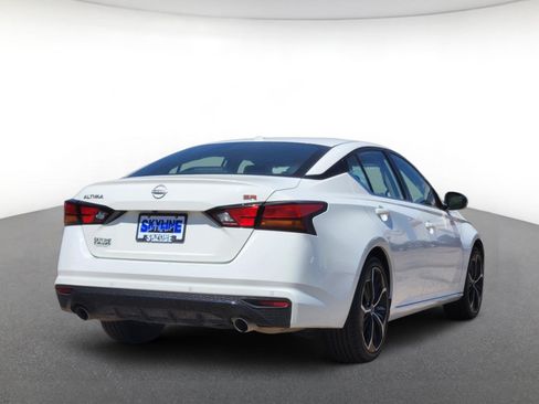 Used 2025 Nissan Altima 2.5 SR FWD image 3