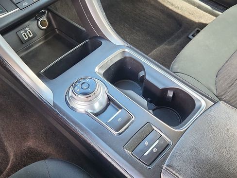 Used 2020 Ford Fusion SE FWD image 21