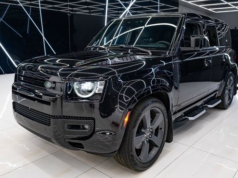 Used 2023 Land Rover Defender 110 V8 image 8