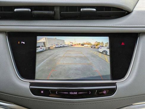 Used 2018 Cadillac XT5 Luxury w/ Driver Awareness Package image 12