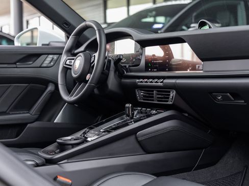 New 2026 Porsche 911 Carrera 4S image 42