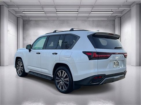 Certified 2024 Lexus LX 600 4WD w/ Appearance Package image 5