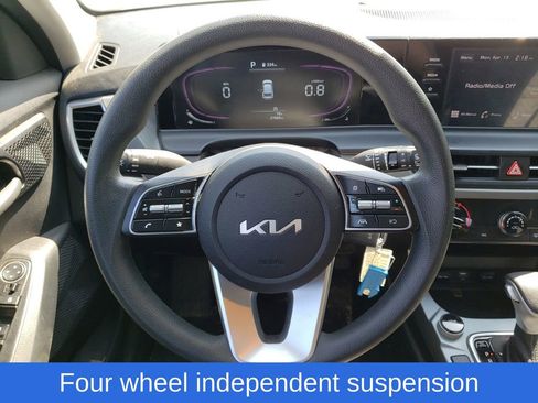 Used 2024 Kia Seltos LX AWD/4WD image 12