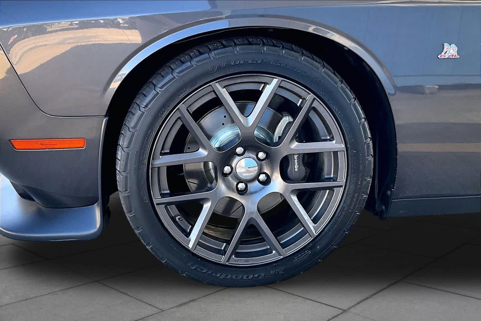Used 2016 Dodge Challenger R/T Scat Pack RWD image 11