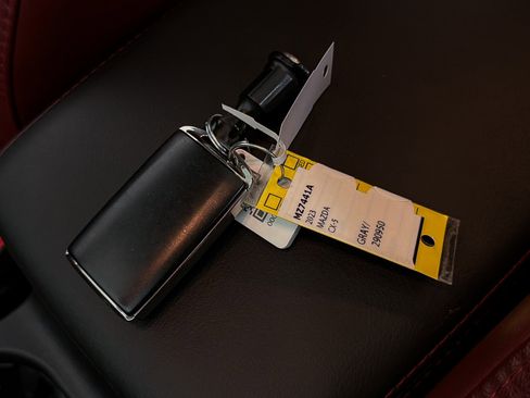 Certified 2023 MAZDA CX-5 Carbon Edition image 31