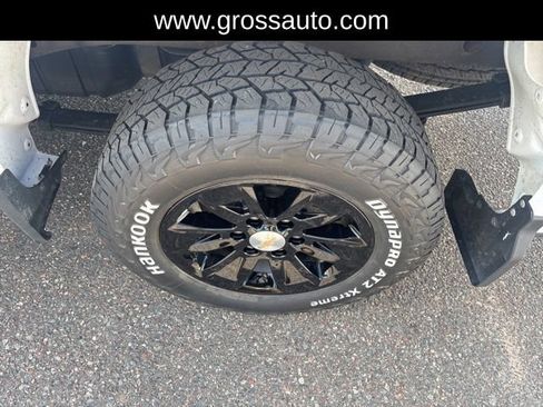 Used 2023 Chevrolet Silverado 1500 LT AWD/4WD image 30