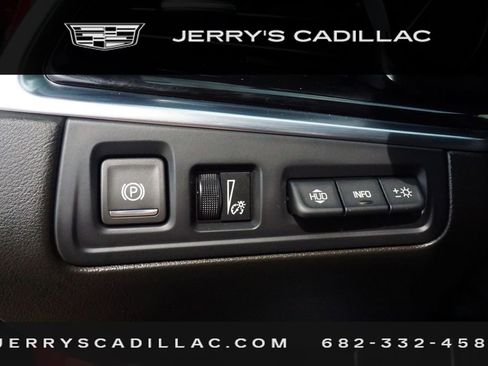 Certified 2025 Cadillac XT6 Sport w/ Platinum Package AWD/4WD image 17