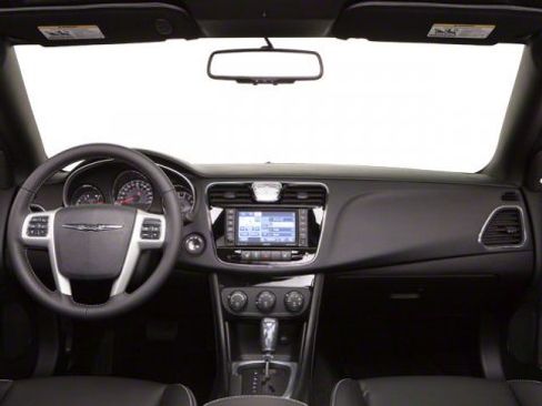 Used 2013 Chrysler 200 S image 10